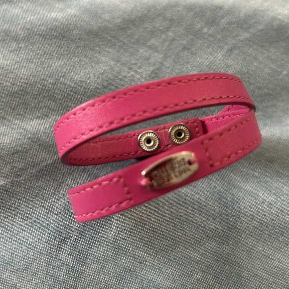 Guess pink bracelet with button closure - Picture 7 of 7